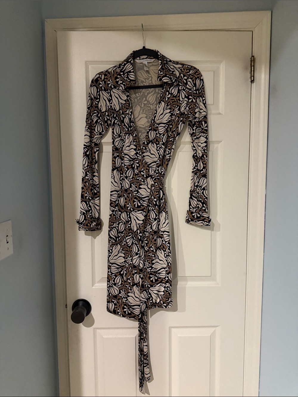 Diane Von Furstenberg Black Cream Tan Botanical dress sophisticated quite luxury